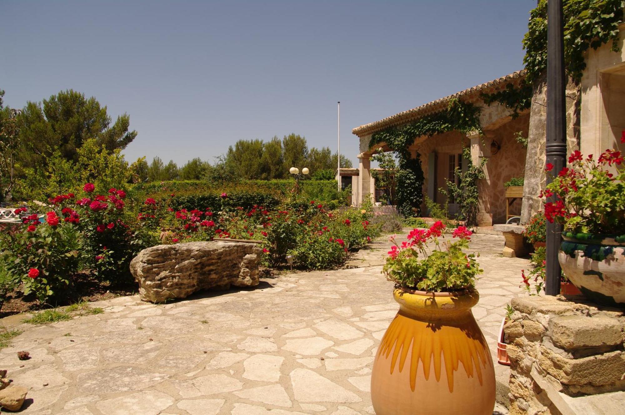 Residence Le Saint Victor Fontvieille Εξωτερικό φωτογραφία